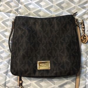 Micheal Kors crossbody